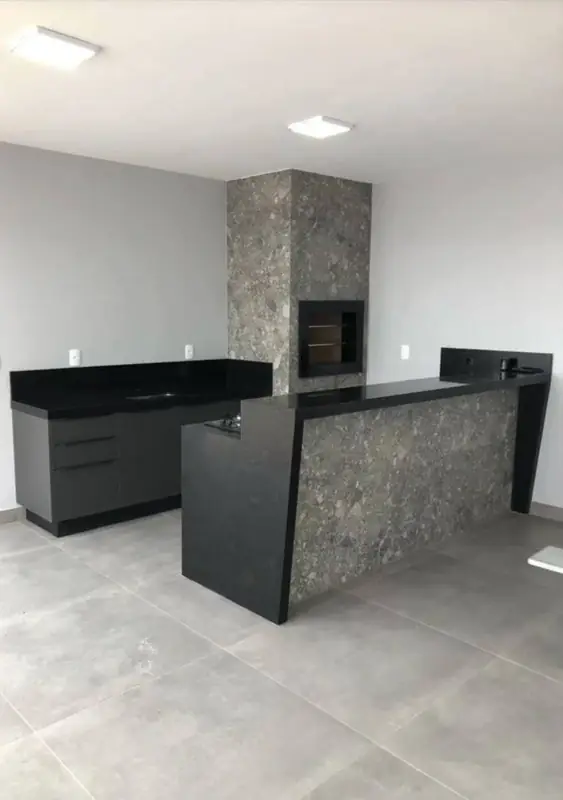 Piso e azulejo Jaraguá do Sul — obra realizada pelo Pedreiro JC (João Carlos), pedreiro profissional em Jaraguá do Sul e região. Alinhamento perfeito e profissional.